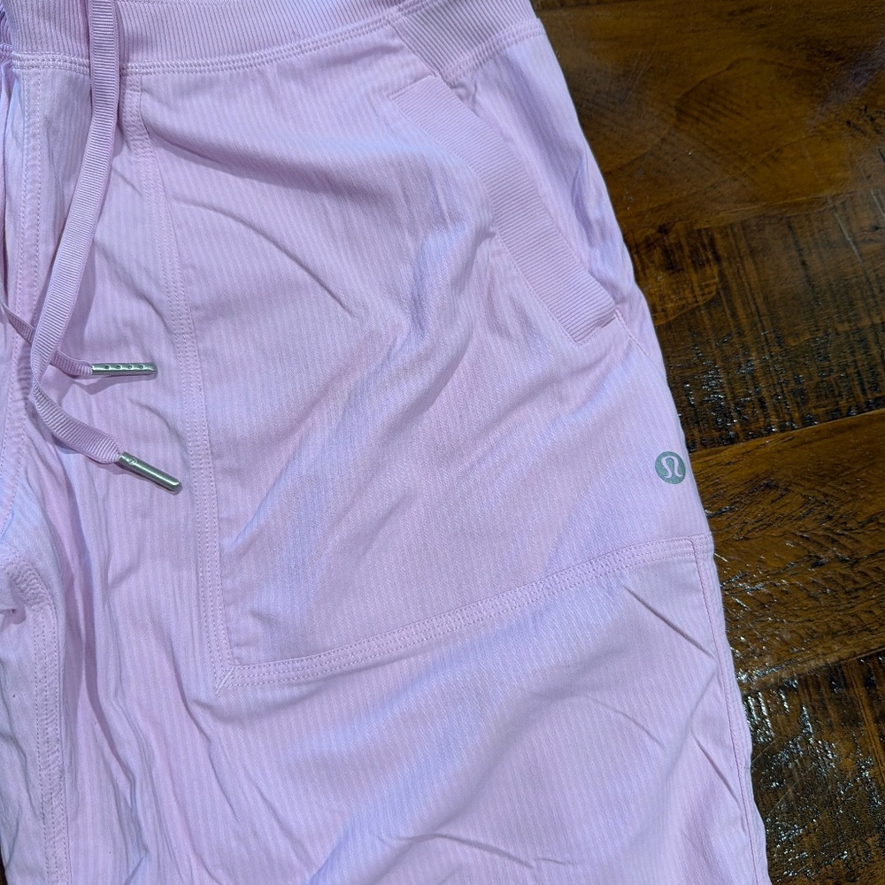 LULULEMON  DANCE STUDIO CARGO PINK
